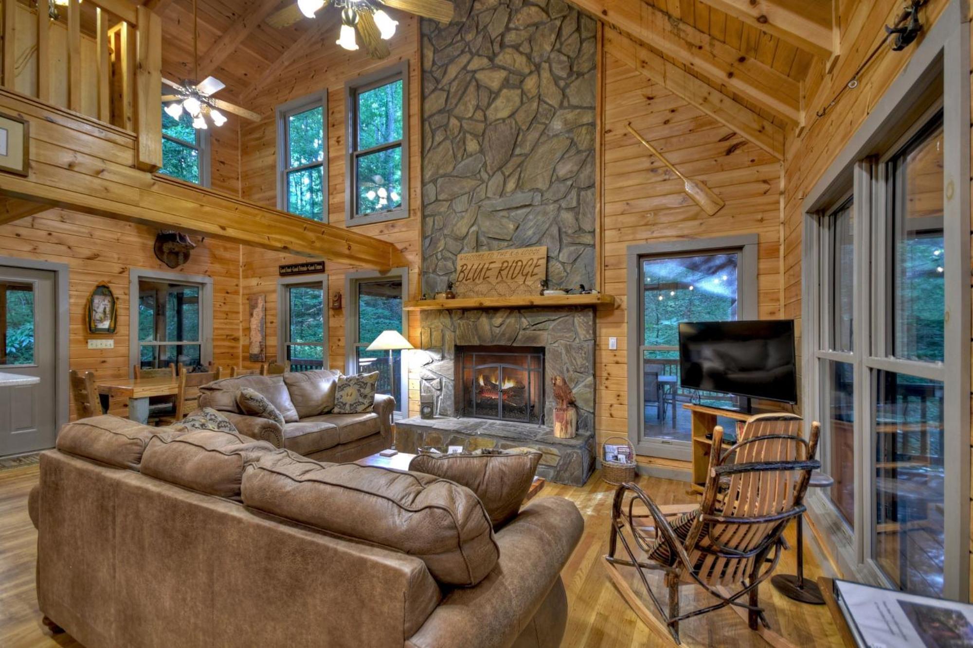 K6 Lodge Gather Around The Firepit Soak In The Hot Tub And Splash In The Creek Blue Ridge Exterior foto