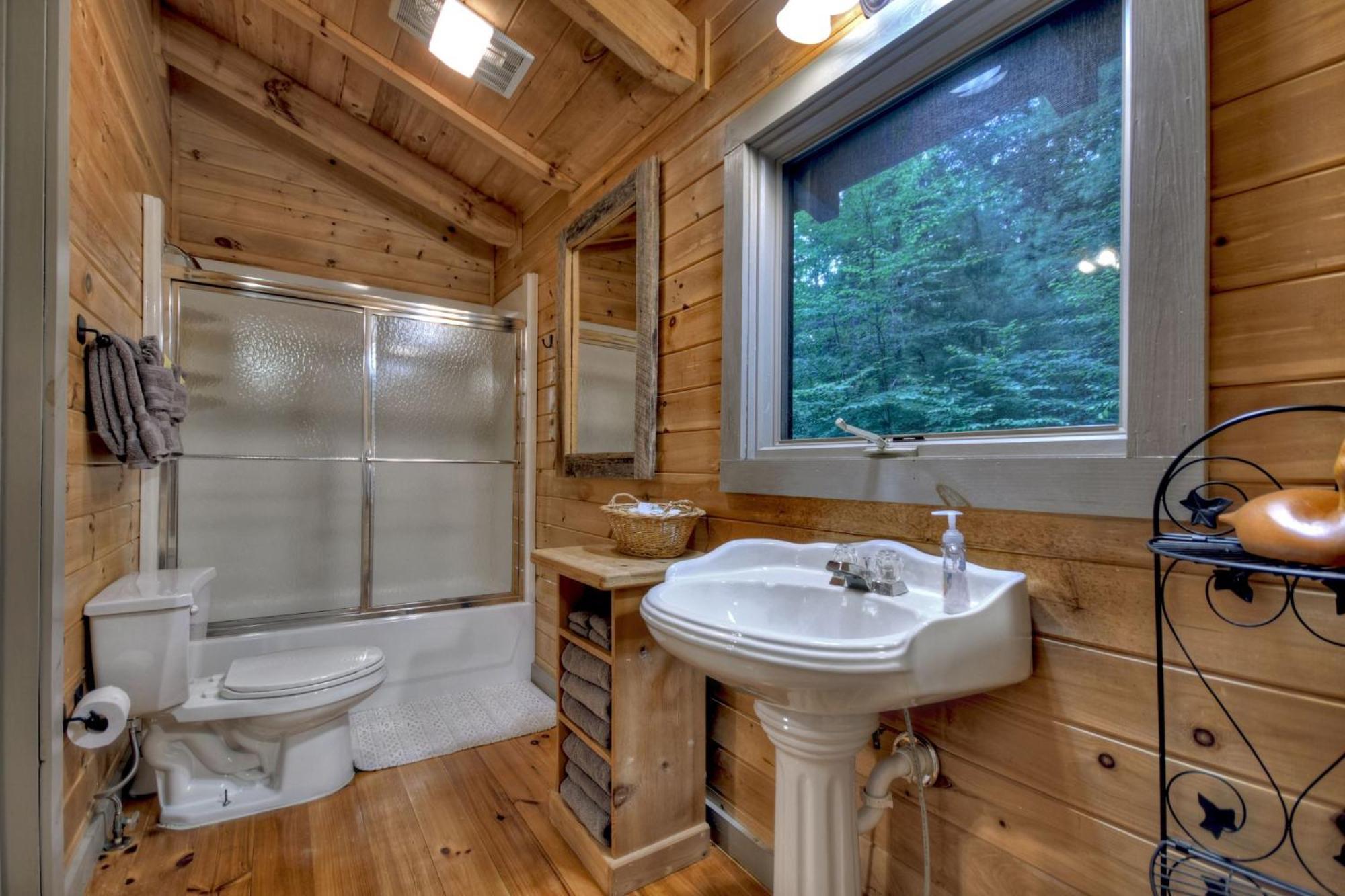 K6 Lodge Gather Around The Firepit Soak In The Hot Tub And Splash In The Creek Blue Ridge Exterior foto